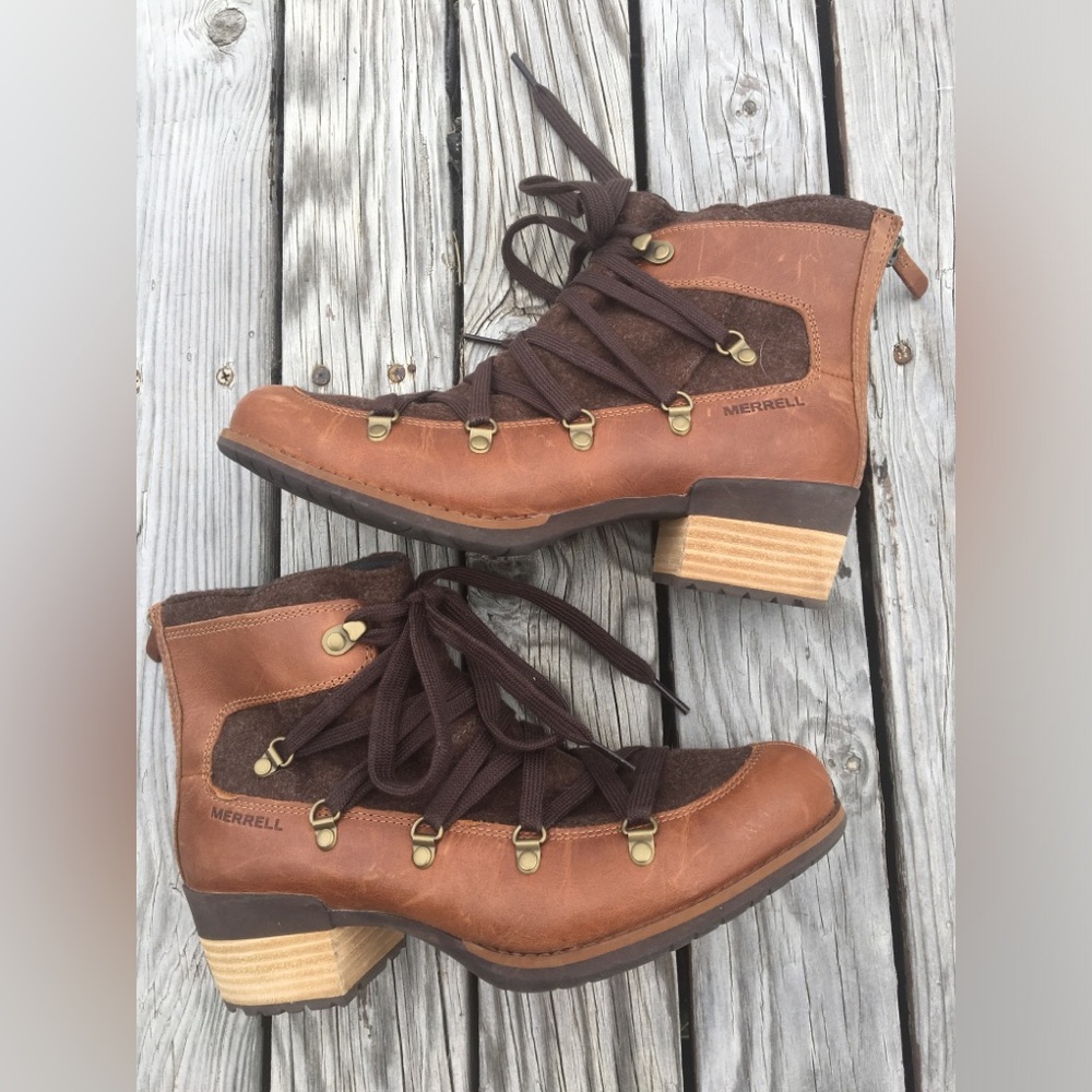 MERRELL Shiloh II Leather Ankle Boots Booties Lace Up Heeled Distressed 9 Womens